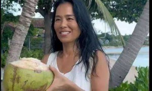 韦唯3个儿子回国，2金融高管1区块链副总裁，优秀又孝顺