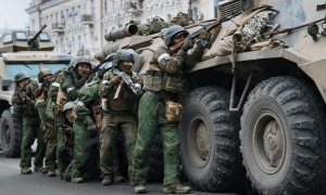 情况骤变！乌克兰24小时夺回市中心，一夜之间全面爆发，谁是神秘力量？