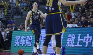 两国字号后卫联手砍23+6 广东19岁小将单节救主