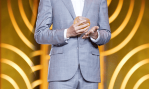 工作室证实于朦胧在北京坠楼身亡 警方已排除刑事嫌疑