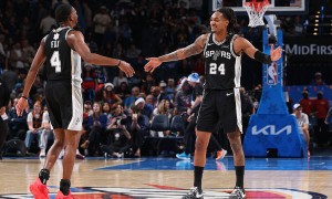 马刺半个月三杀卫冕冠军雷霆 取得联盟最长8连胜