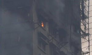 火袭香港宏福苑：起火高楼处于“全包围”施工状态一年多