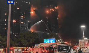 大埔火灾已致40人遇难 香港警方以涉嫌误杀罪拘捕3人