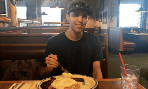 柯克枪击案嫌犯：从美满家庭的四年总统奖学金优等生到轰动全球的杀手